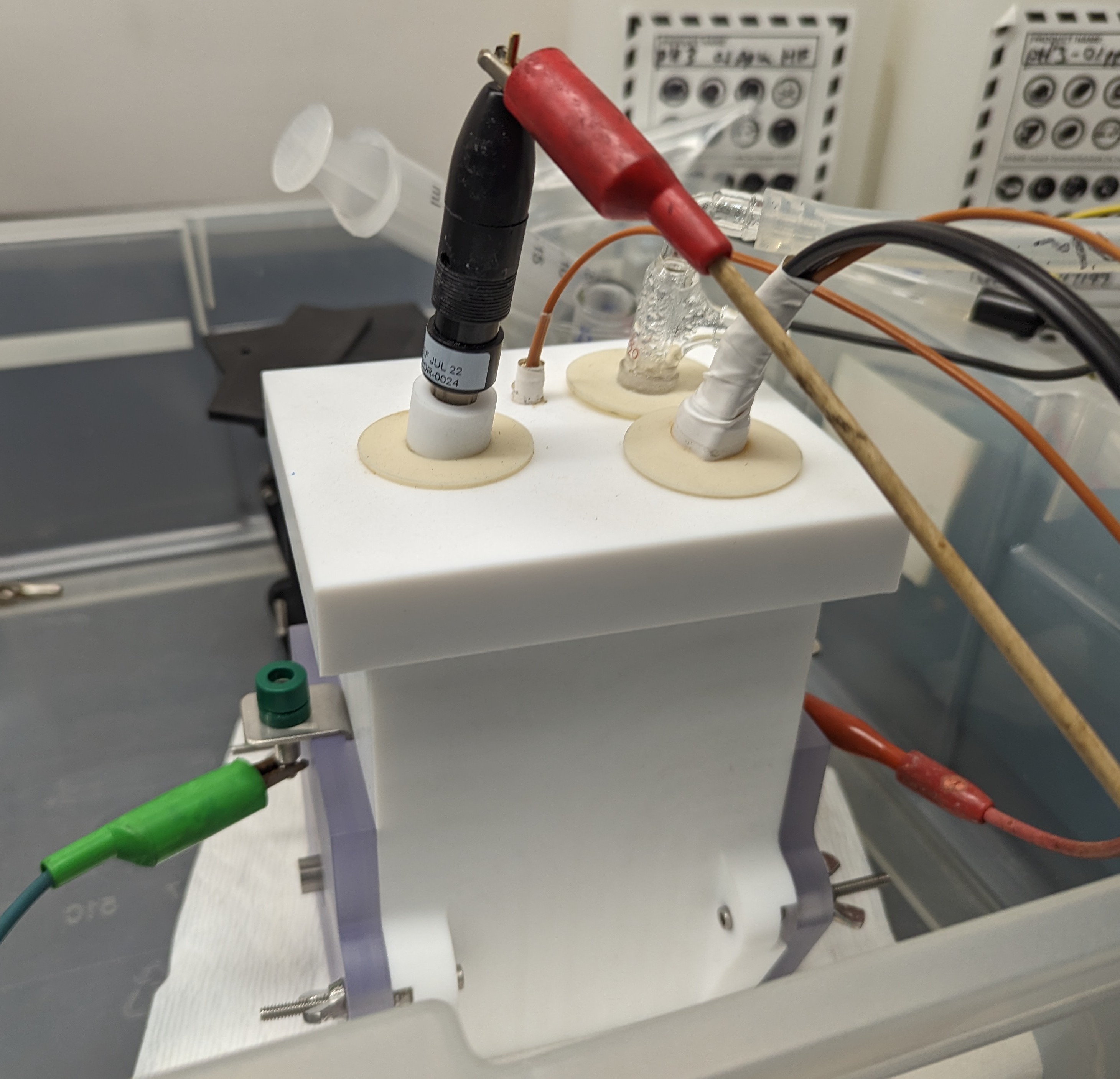 Electrochemical testing cell for corrosion and materials evaluation