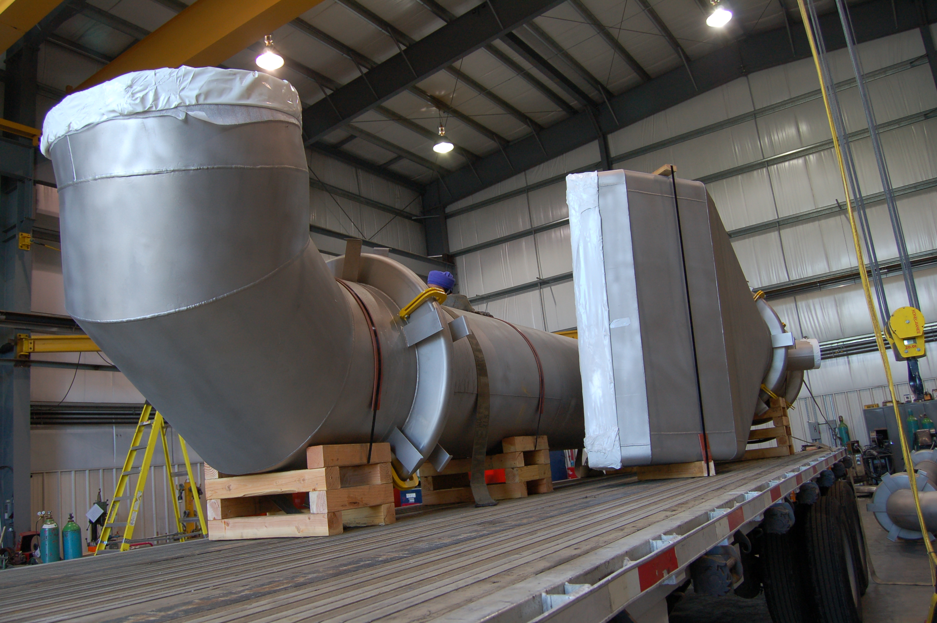 Transport of a fabricated pressure vessel to site
